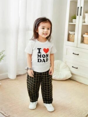 Adorable 'I Love Mom & Dad' White Cotton T-Shirt for Boys – Soft & Stylish